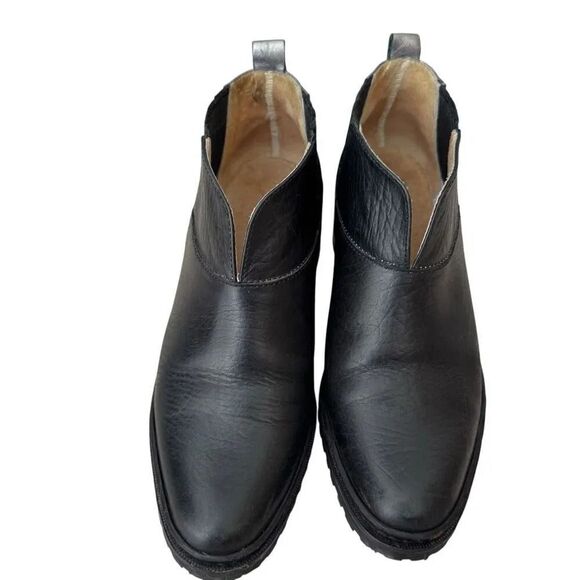 Mamut Black Silver Accents Ankle Women’s Leather Bootie SZ 6.5 - Picture 2 of 14
